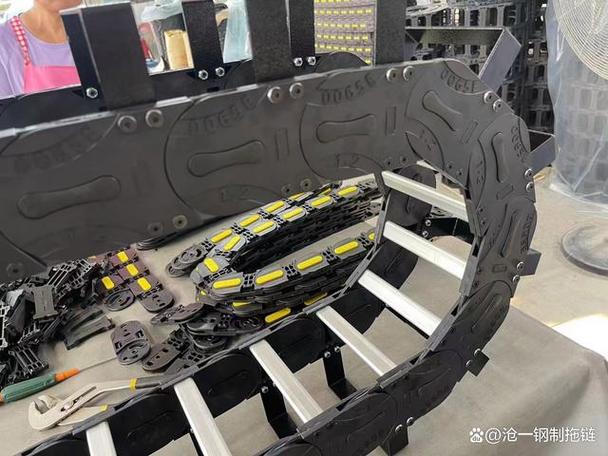 能源鏈,能源鏈也稱冶金設(shè)備專用拖鏈